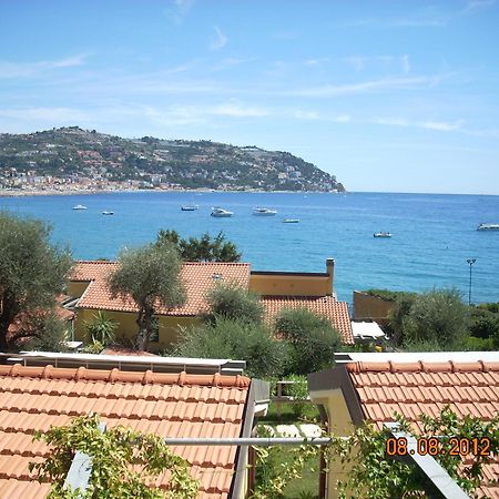Residence Baia La Ruota Bordighera Eksteriør billede