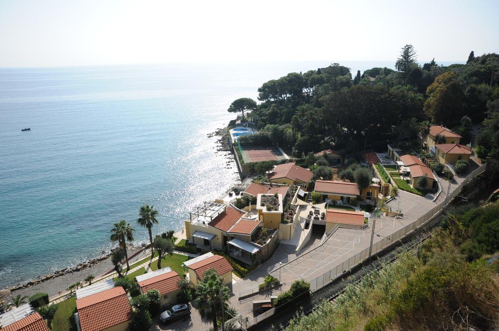 Residence Baia La Ruota Bordighera Eksteriør billede